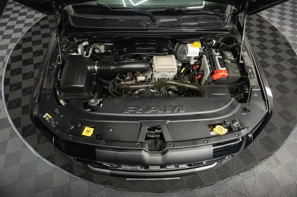 Dodge RAM 5.7 V8 HEMI 4x4 OFFROAD NIGHT-Edition LED 07/2021-photo-47