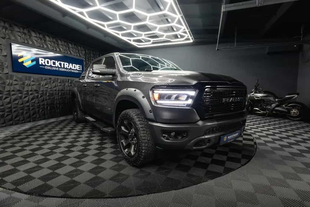 Dodge RAM 5.7 V8 HEMI 4x4 OFFROAD NIGHT-Edition LED 07/2021-photo-7