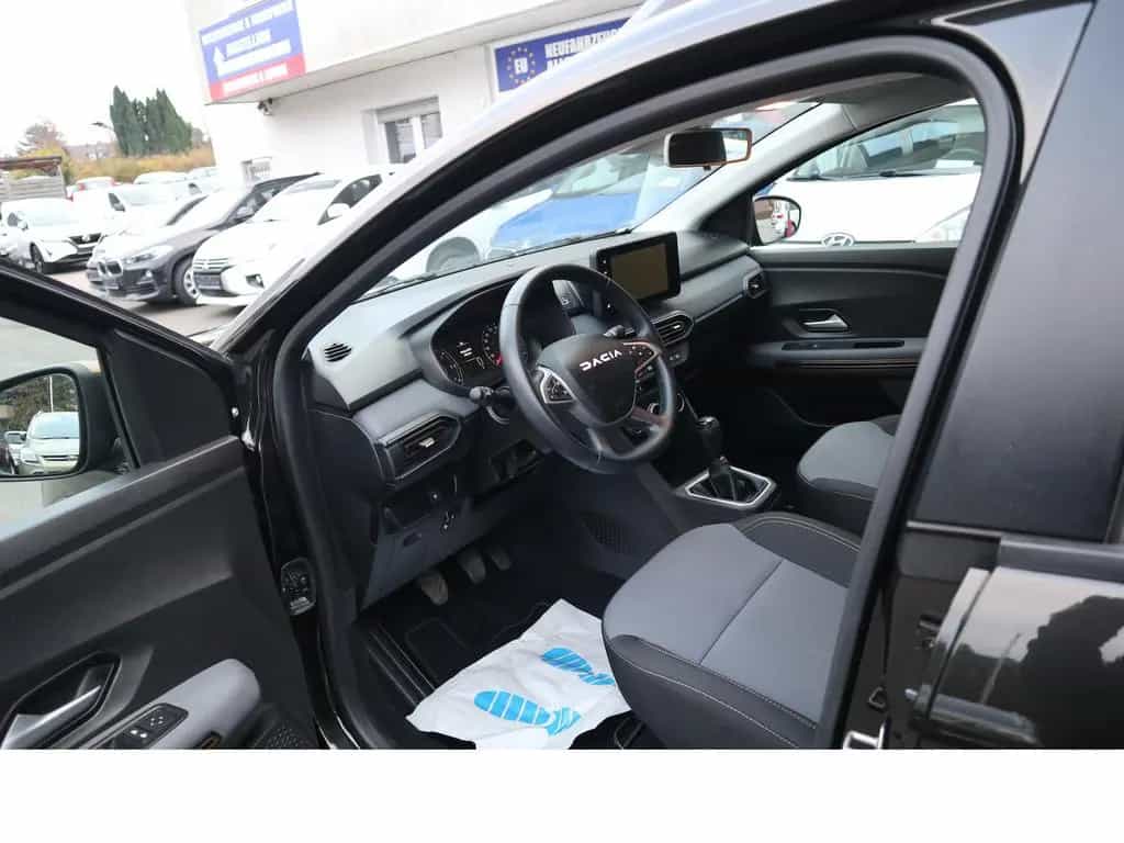 Dacia Sandero Stepway Extreme Navi Scheckheftgepflegt 10/2024-photo-3