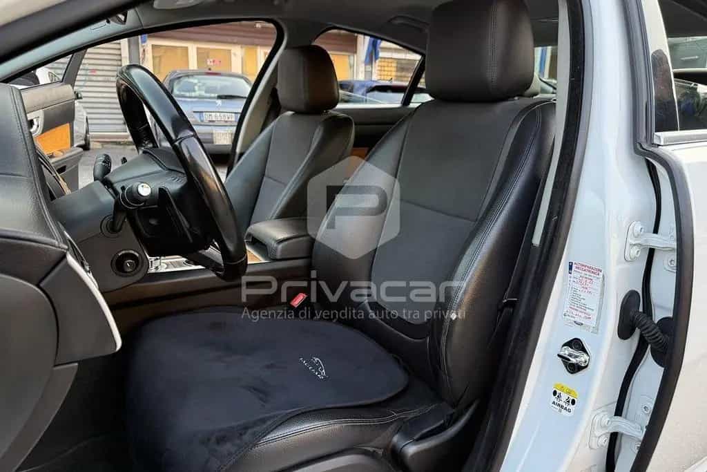 Jaguar XF XF 2.2 D Eco 11/2013-photo-10
