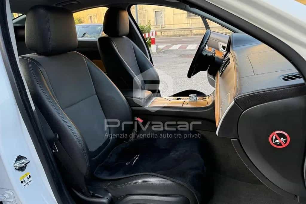 Jaguar XF XF 2.2 D Eco 11/2013-photo-11