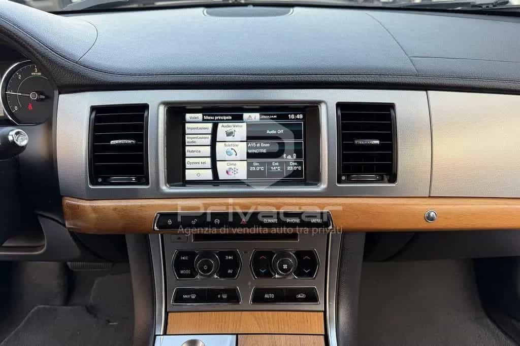Jaguar XF XF 2.2 D Eco 11/2013-photo-13