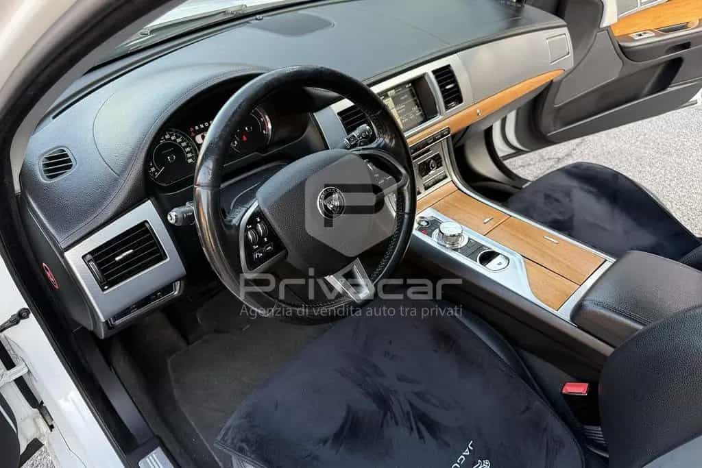 Jaguar XF XF 2.2 D Eco 11/2013-photo-7