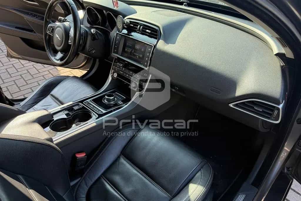 Jaguar XE XE 2.0 D Turbo 180 CV AWD aut. Pure 07/2017-photo-10
