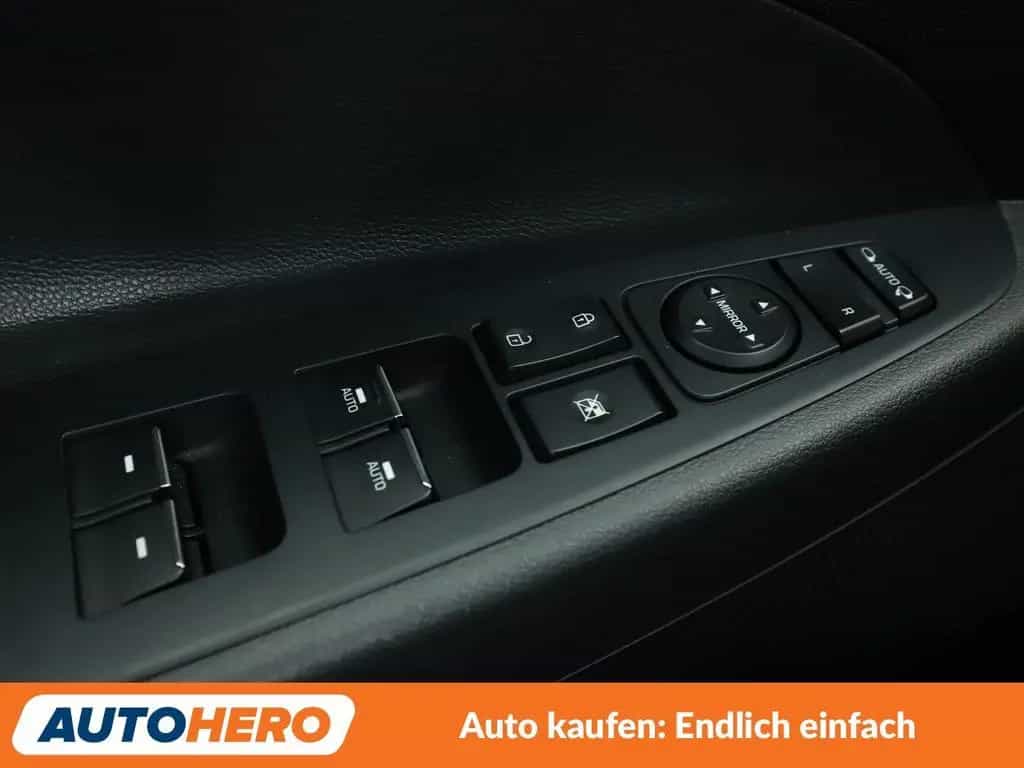 Hyundai TUCSON 1.6 Advantage 2WD*NAVI*TEMPO*CAM*PDC*SHZ* 09/2020-photo-24