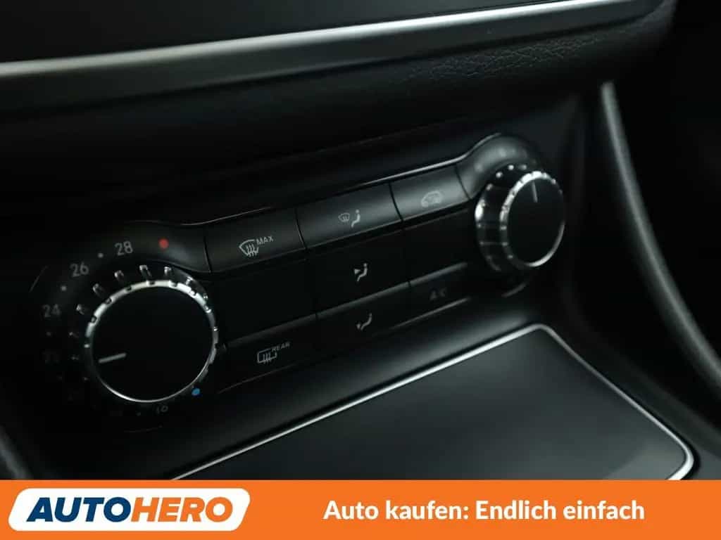 Mercedes-Benz CLA-Class 200 AMG Line Aut. *NAVI*LED*TEMPO*SHZ*PDC* 05/2018-photo-22