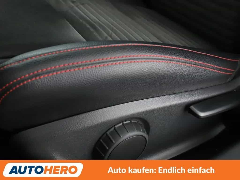 Mercedes-Benz CLA-Class 200 AMG Line Aut. *NAVI*LED*TEMPO*SHZ*PDC* 05/2018-photo-29