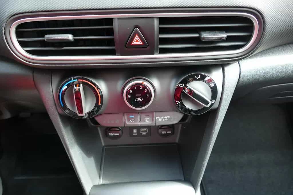 Hyundai KONA 1.0 T-GDI Trend 2WD LED Navi Kamera PDC USB 07/2018-photo-15