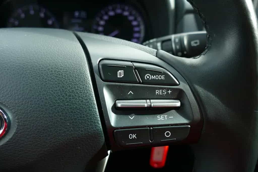 Hyundai KONA 1.0 T-GDI Trend 2WD LED Navi Kamera PDC USB 07/2018-photo-9