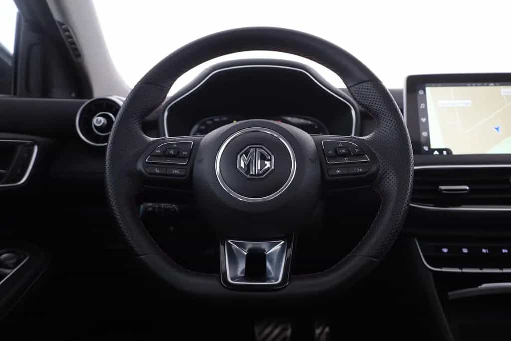 MG HS 1.5 T-GDI Luxury Aut. LED ACC Navi 360° Pano 03/2024-photo-13