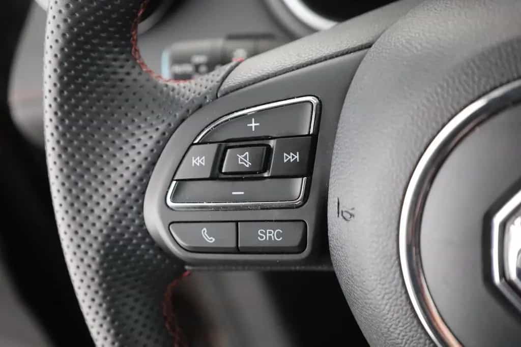 MG HS 1.5 T-GDI Luxury Aut. LED ACC Navi 360° Pano 03/2024-photo-14