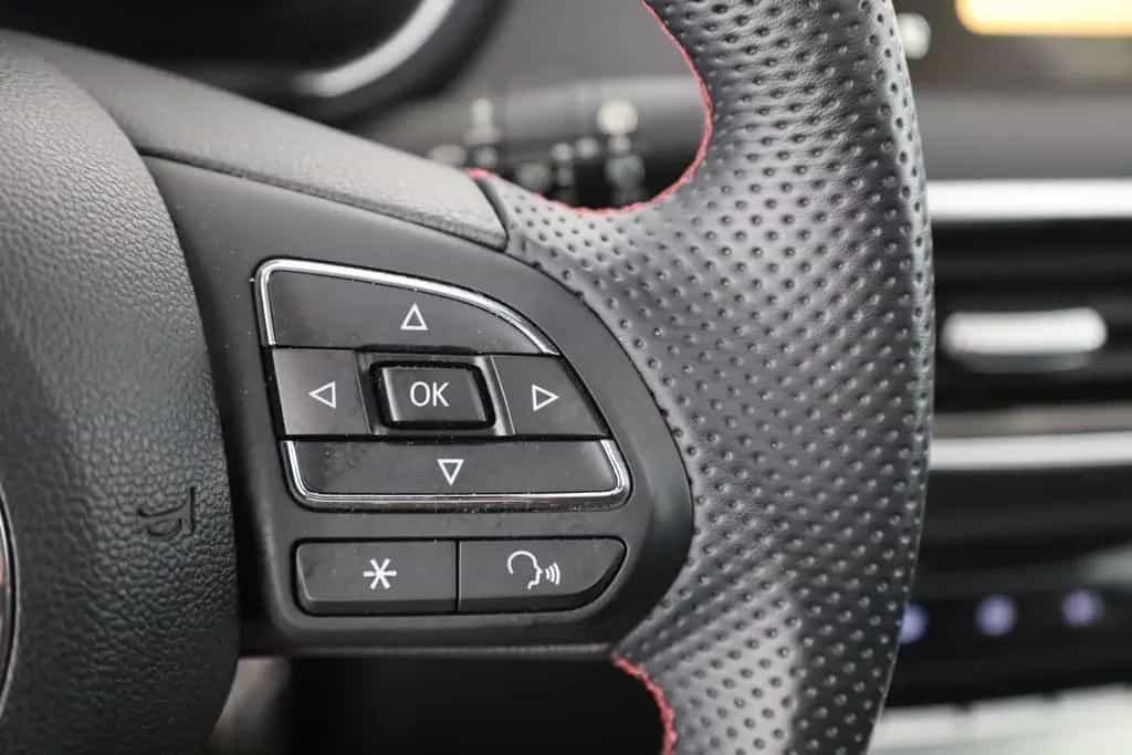 MG HS 1.5 T-GDI Luxury Aut. LED ACC Navi 360° Pano 03/2024-photo-15