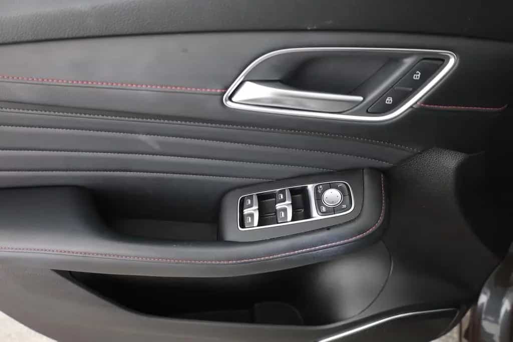 MG HS 1.5 T-GDI Luxury Aut. LED ACC Navi 360° Pano 03/2024-photo-18