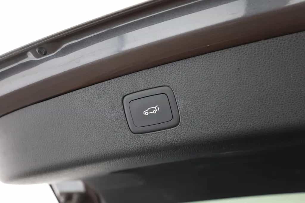 MG HS 1.5 T-GDI Luxury Aut. LED ACC Navi 360° Pano 03/2024-photo-24