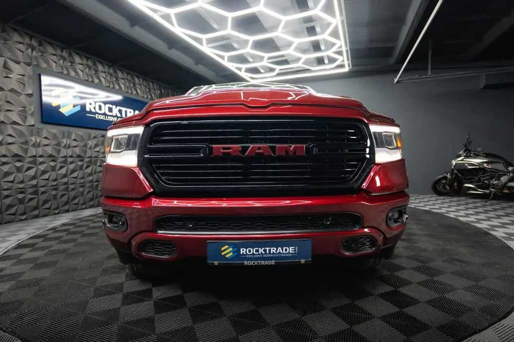 Dodge RAM 5.7 V8 HEMI 4x4 NIGHT-Edition LARAMIE Sport 07/2021-photo-3
