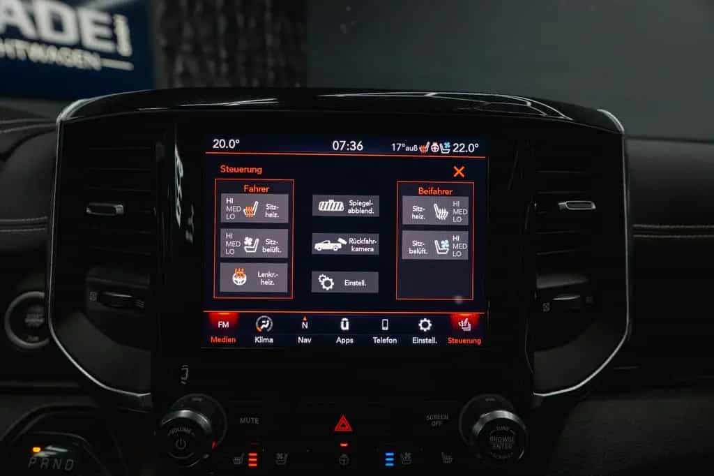 Dodge RAM 5.7 V8 HEMI 4x4 NIGHT-Edition LARAMIE Sport 07/2021-photo-30