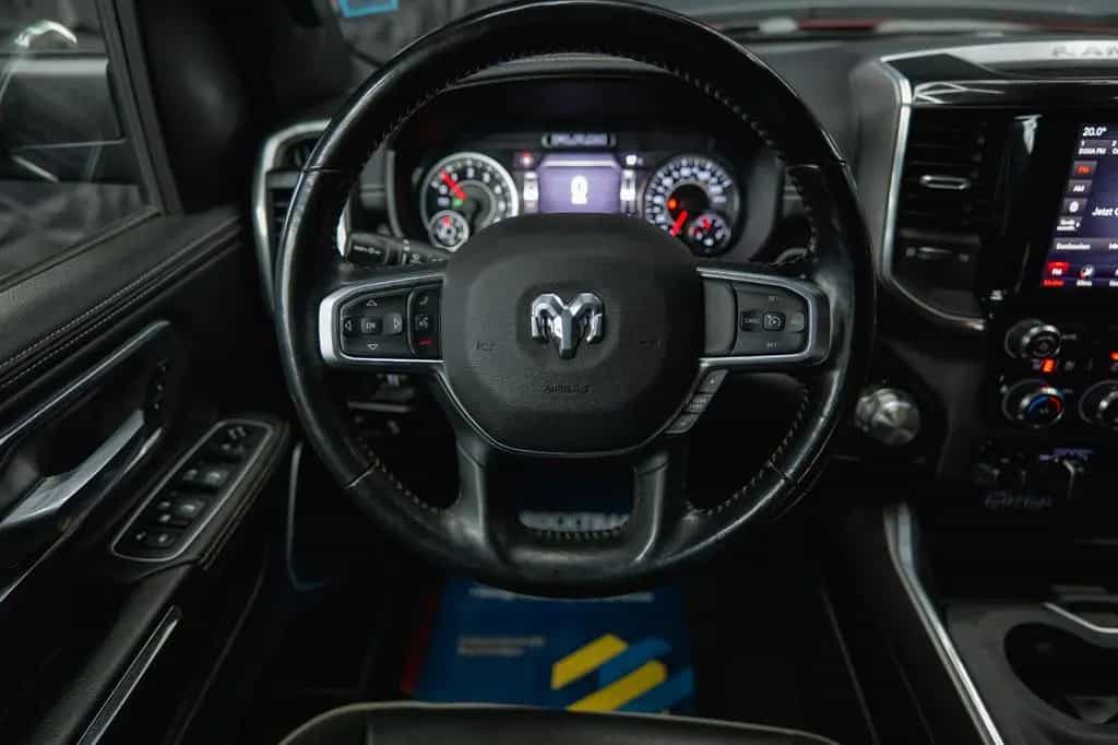 Dodge RAM 5.7 V8 HEMI 4x4 NIGHT-Edition LARAMIE Sport 07/2021-photo-32