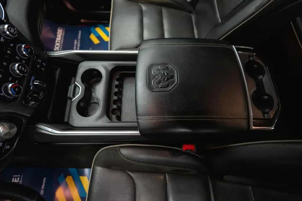 Dodge RAM 5.7 V8 HEMI 4x4 NIGHT-Edition LARAMIE Sport 07/2021-photo-38