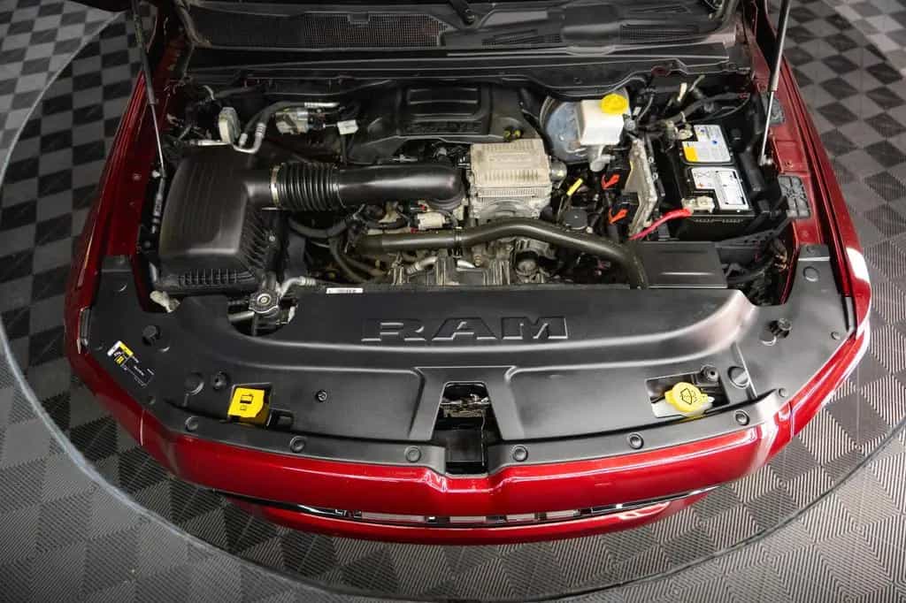 Dodge RAM 5.7 V8 HEMI 4x4 NIGHT-Edition LARAMIE Sport 07/2021-photo-47