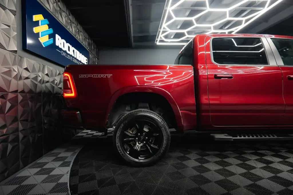 Dodge RAM 5.7 V8 HEMI 4x4 NIGHT-Edition LARAMIE Sport 07/2021-photo-8