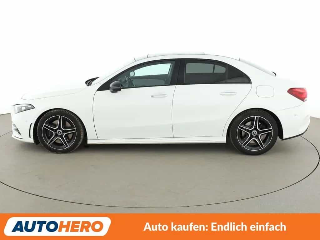 Mercedes-Benz A-Class Limousine A 250 AMG Line Aut.*CAM*ACC* 08/2019-photo-2
