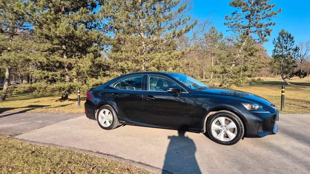 Lexus IS 300 300h gut gepflegt und fahrbereit 11/2017-photo-0