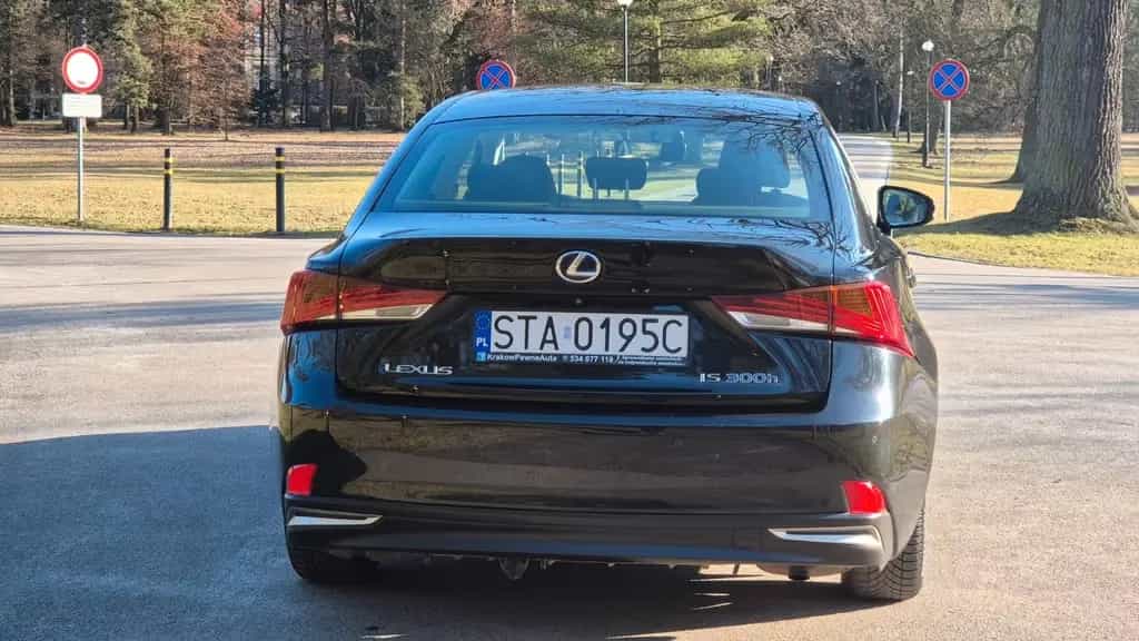 Lexus IS 300 300h gut gepflegt und fahrbereit 11/2017-photo-4
