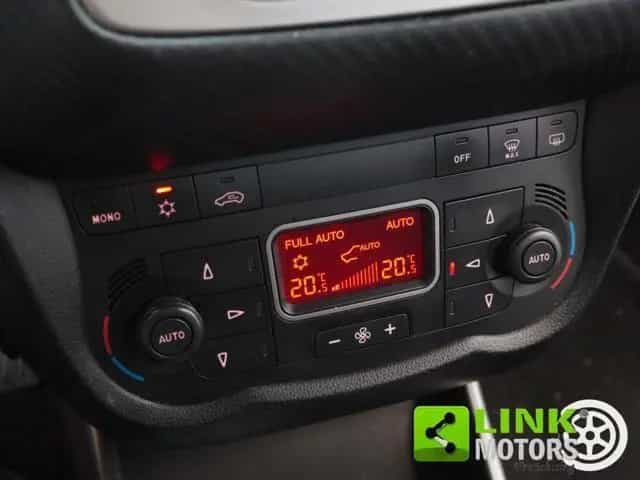 Alfa Romeo MiTo ROMEO MiTo 1.6 JTDm-2 S&S Distinctive 04/2012-photo-13