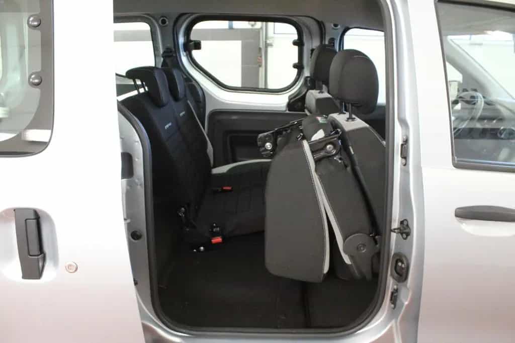 Dacia Dokker SCe 100 Stepway *Navi*Klima*Kamera* 09/2019-photo-12
