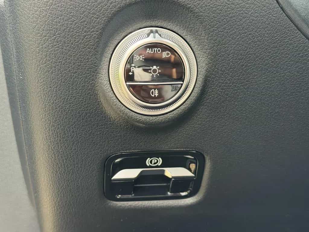 Mercedes-Benz C-Class d 4M T Avantgarde | DISTR+ /Pano/Massage 10/2022-photo-13