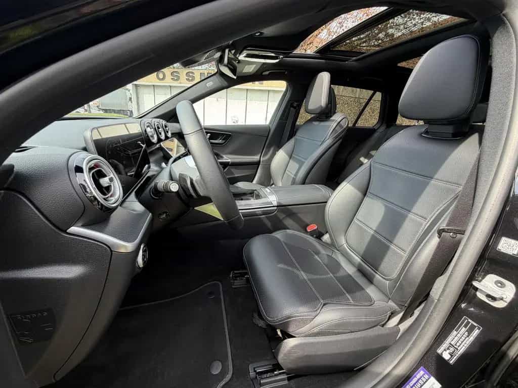 Mercedes-Benz C-Class d 4M T Avantgarde | DISTR+ /Pano/Massage 10/2022-photo-3