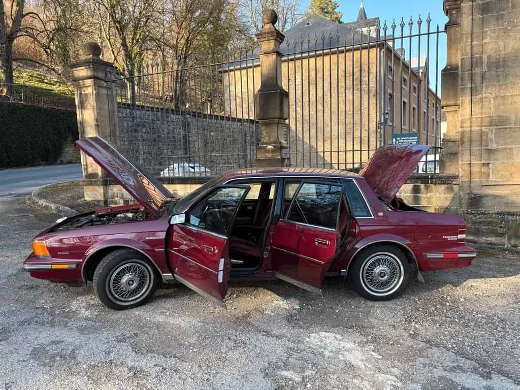 Buick Century 12/1988-photo-4