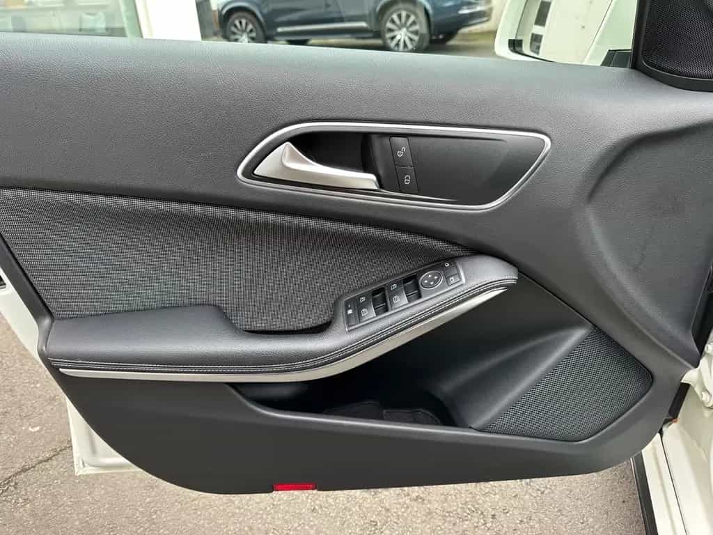 Mercedes-Benz A 180 BlueEfficiency 2Style Sitzheizung/RFK/2.Ha 05/2015-photo-11