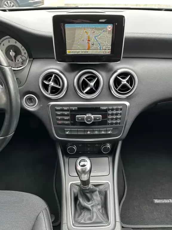 Mercedes-Benz A 180 BlueEfficiency 2Style Sitzheizung/RFK/2.Ha 05/2015-photo-14