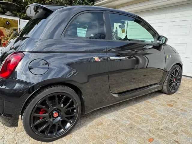 Abarth 500 1.4 T-Jet 16V - 10/2010-photo-2