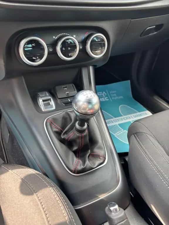 Alfa Romeo Giulietta 1.4 Turbo 120 CV Progressio 05/2015-photo-11
