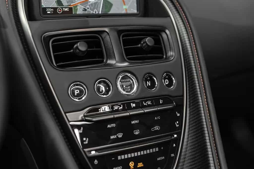 Aston Martin DBS Volante 770 Ultimate *Q *B&O *Carbon 08/2023-photo-19