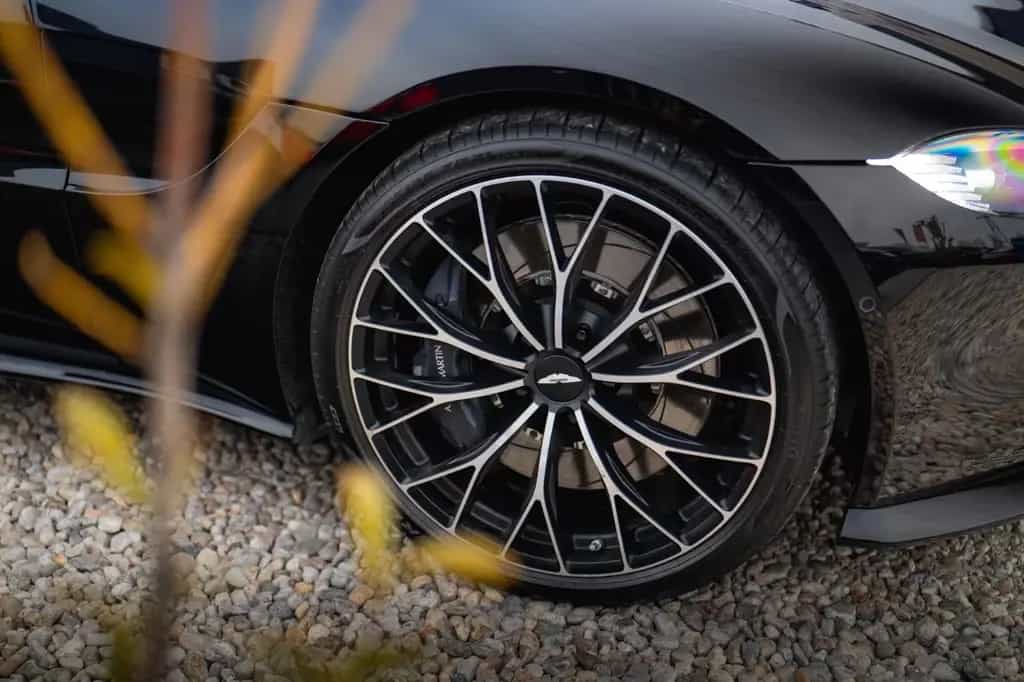 Aston Martin V8 Vantage 4.0 V8 DB11 Coupe *1.Hand*360*Memory* 02/2023-photo-21