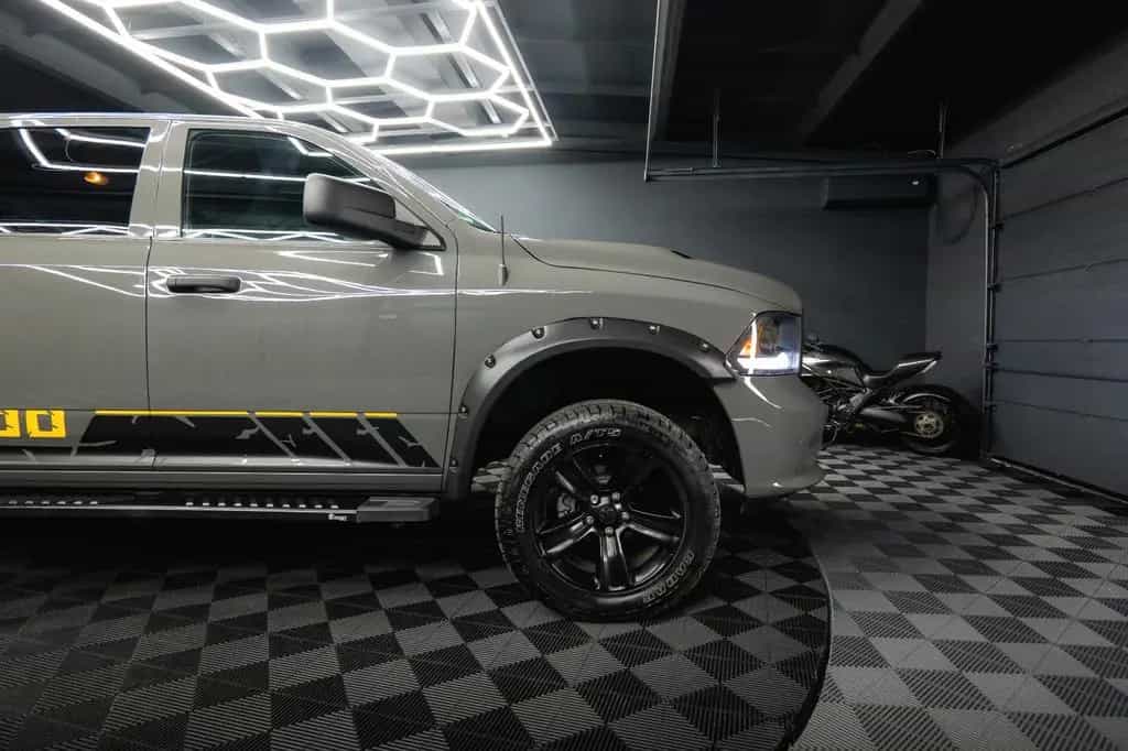 Dodge RAM 5.7 V8 HEMI 4x4 OFFROAD Night-Paket *LED*AHK 03/2023-photo-7