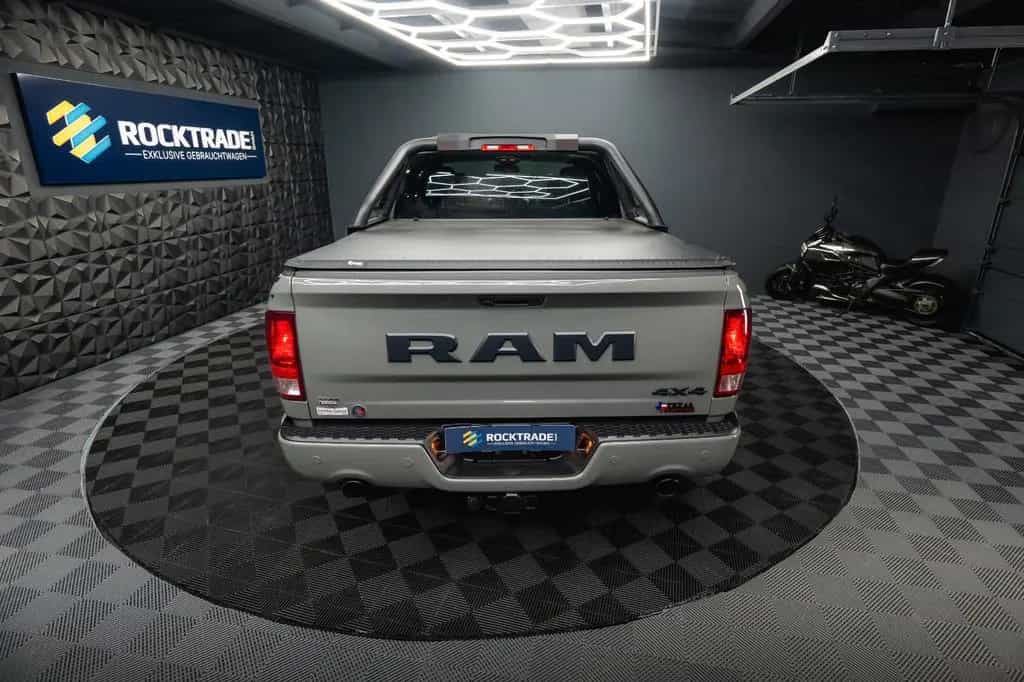 Dodge RAM 5.7 V8 HEMI 4x4 OFFROAD Night-Paket *LED*AHK 03/2023-photo-10