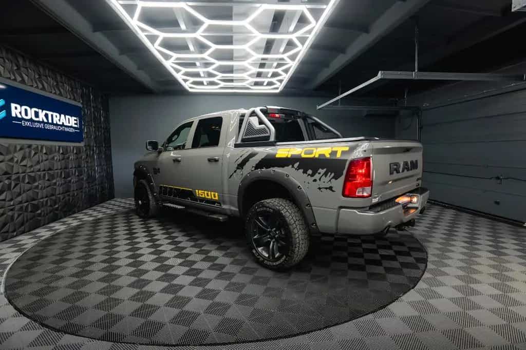 Dodge RAM 5.7 V8 HEMI 4x4 OFFROAD Night-Paket *LED*AHK 03/2023-photo-12