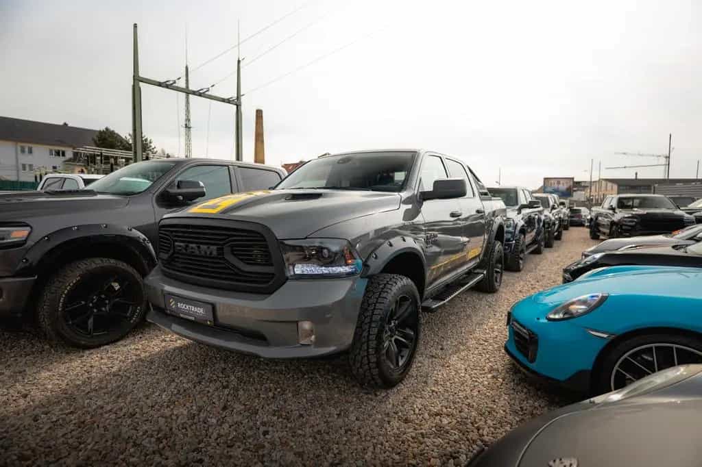 Dodge RAM 5.7 V8 HEMI 4x4 OFFROAD Night-Paket *LED*AHK 03/2023-photo-14