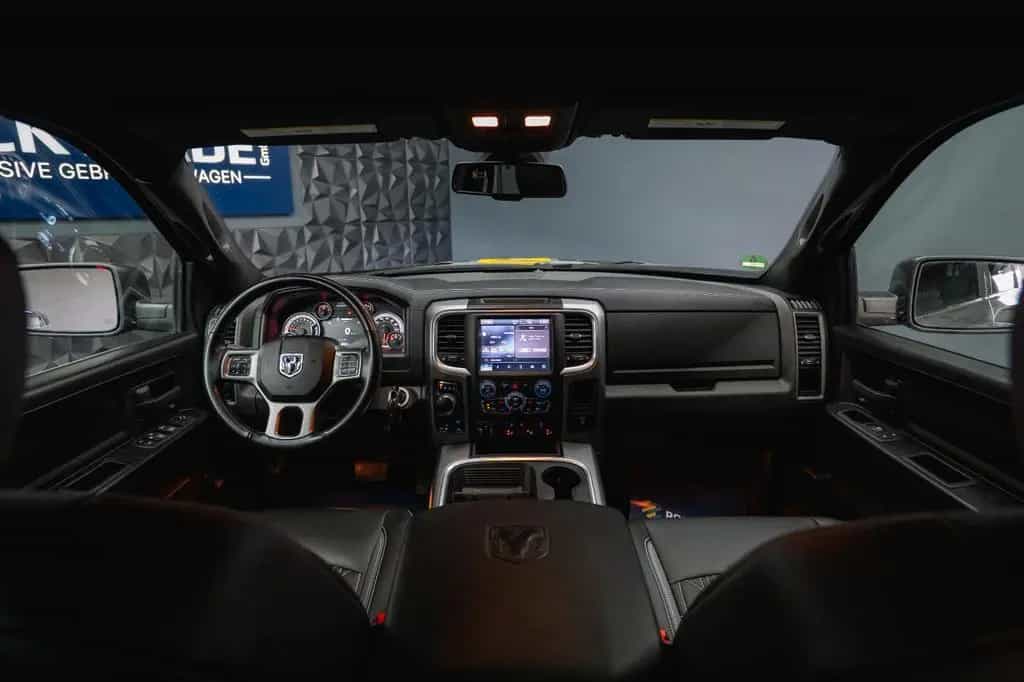 Dodge RAM 5.7 V8 HEMI 4x4 OFFROAD Night-Paket *LED*AHK 03/2023-photo-18