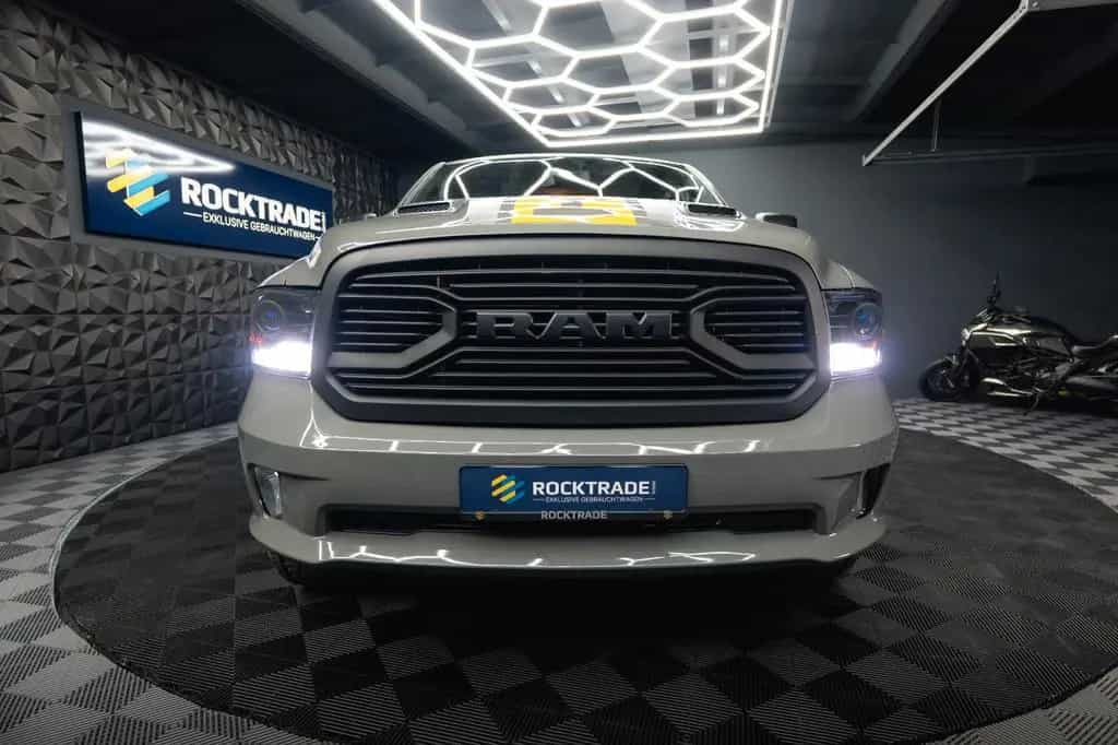 Dodge RAM 5.7 V8 HEMI 4x4 OFFROAD Night-Paket *LED*AHK 03/2023-photo-0