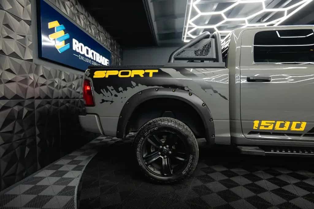 Dodge RAM 5.7 V8 HEMI 4x4 OFFROAD Night-Paket *LED*AHK 03/2023-photo-5