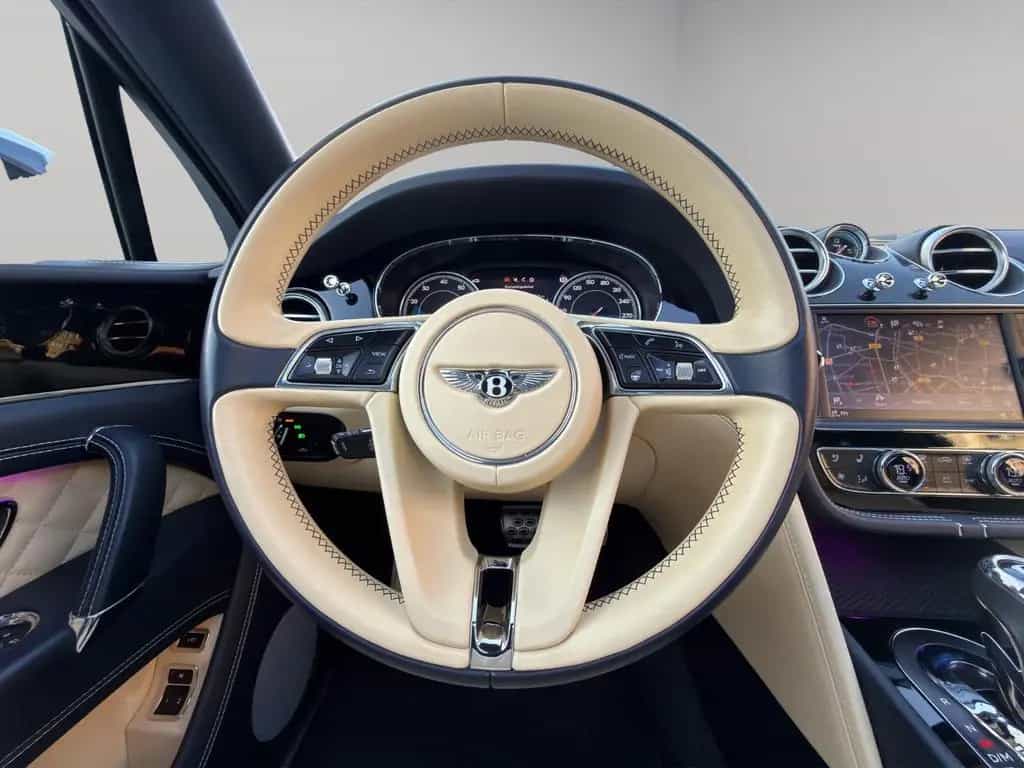 Bentley Bentayga W12 Panorama 12/2017-photo-13