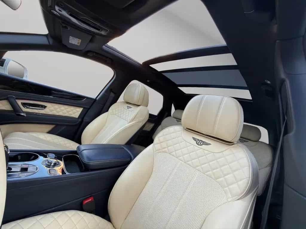 Bentley Bentayga W12 Panorama 12/2017-photo-14