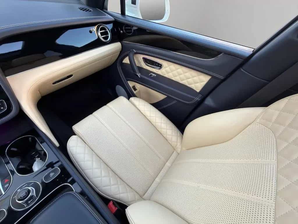 Bentley Bentayga W12 Panorama 12/2017-photo-17