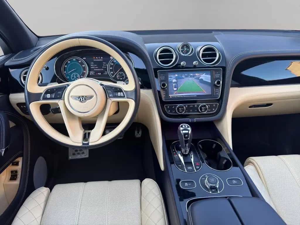 Bentley Bentayga W12 Panorama 12/2017-photo-18