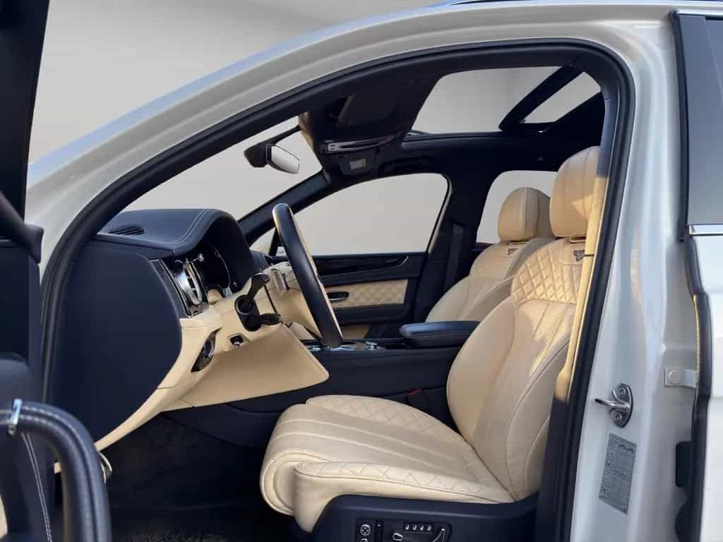 Bentley Bentayga W12 Panorama 12/2017-photo-7